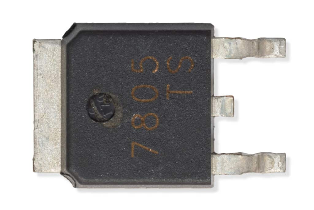 Generischer 5V Spannungsregler DPAK SMD - Komponenten