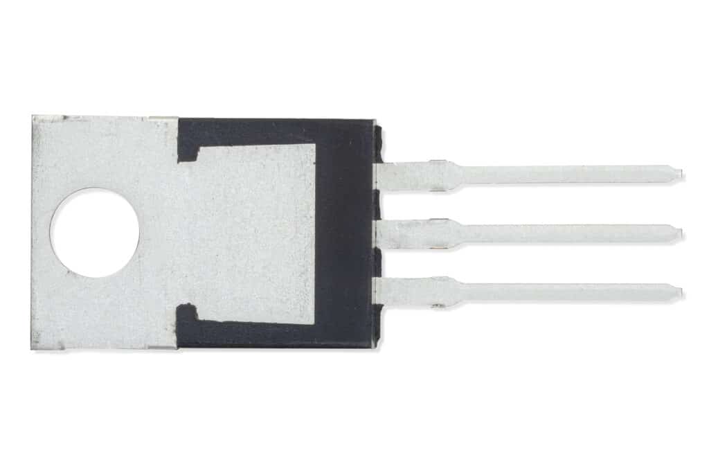 Generic 5V voltage regulator TO-220 THT-Components