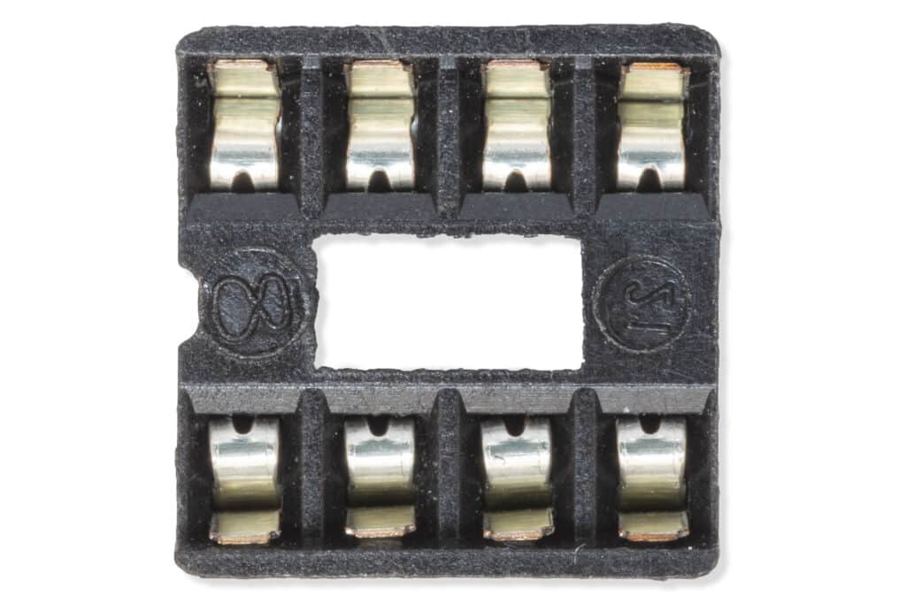 Socket DIL 8-pinski