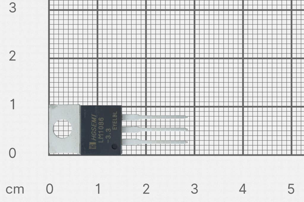 Generic 3.3V voltage regulator TO-220 THT-Components