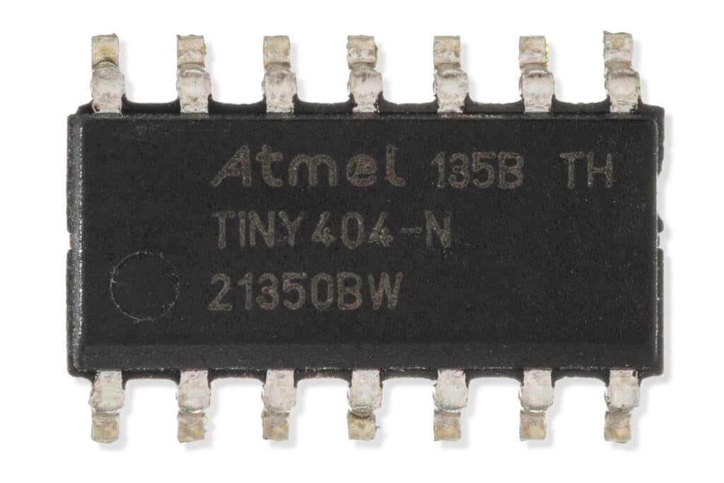 IC SOIC-14 ATTiny404-Components