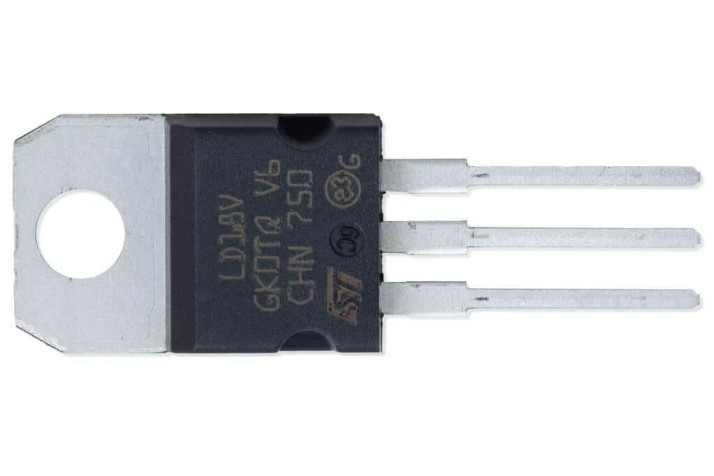 Generic 1.8V voltage regulator TO-220 THT-Components