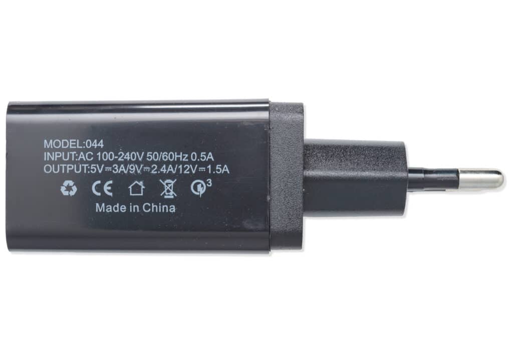 USB Ladegerät mit 4 Outputs-Akkus & Stromversorgungen