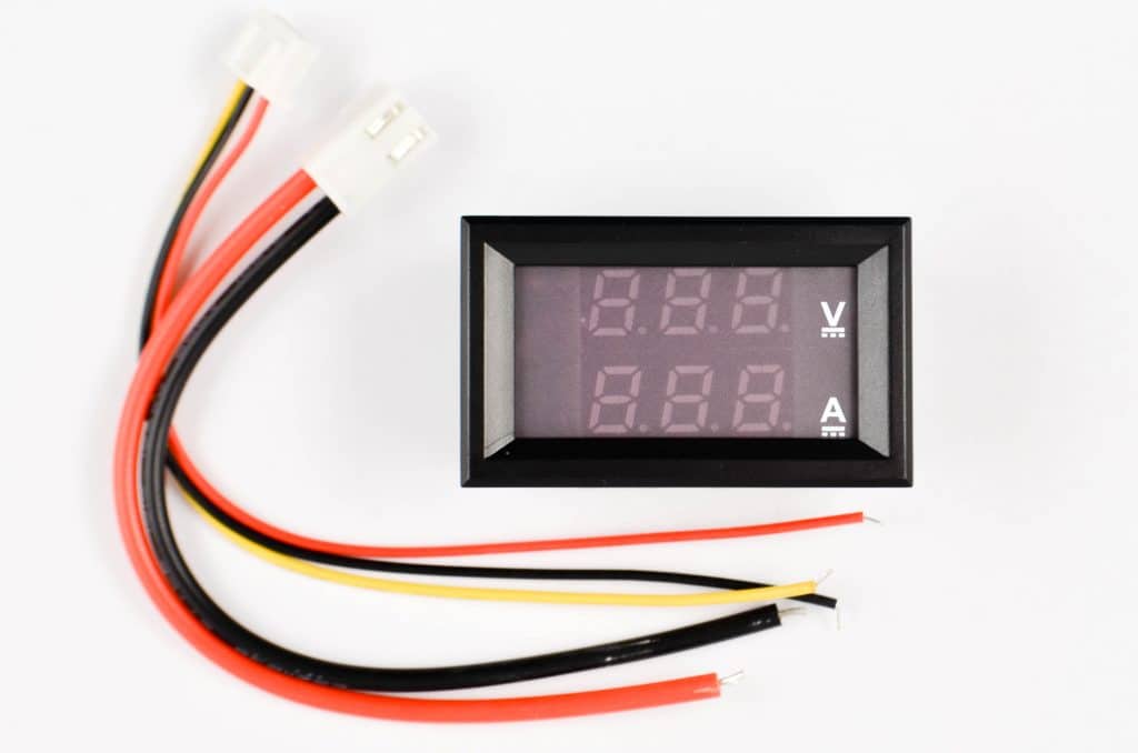 HUM: BUILT-IN VOLTMETER + AMMETER, 100V 10A-Uncategorized